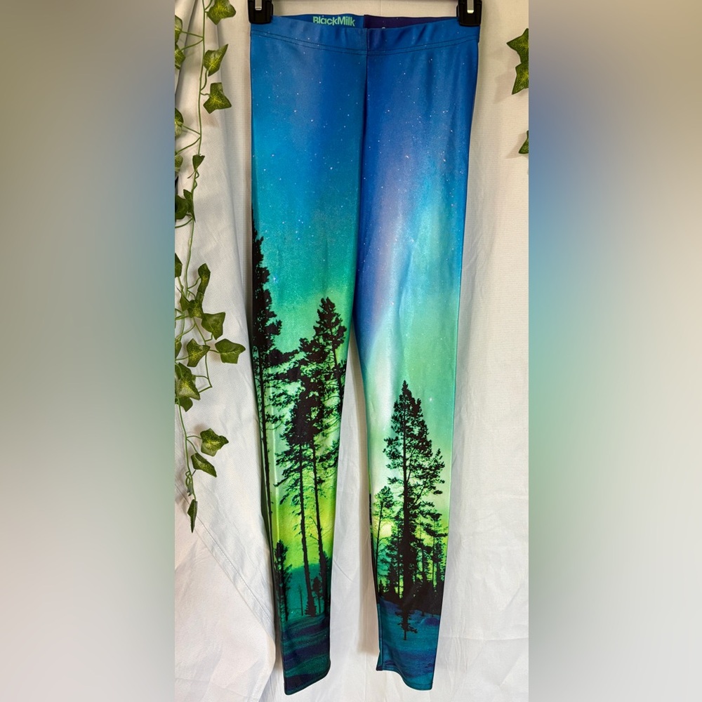 BlackMilk Aurora Borealis Forest Leggings S – Celestial Night Sky Tree Print